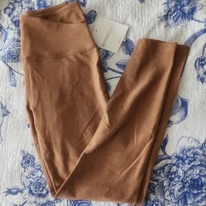 Beyond Yoga Sculpting High-Waist Leggings in Chestnut